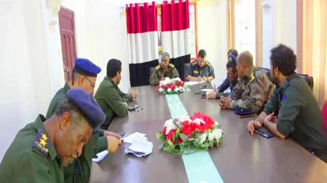 ​مناقشة تسهيل حركة المسافرين عبر المنافذ بالمهرة